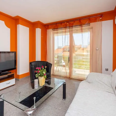 Ferienhaus In 39370 Novi Vinodolski