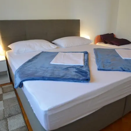 In 15253 Apartment