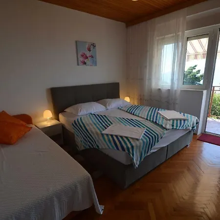 In 15253 Apartment Novi Vinodolski